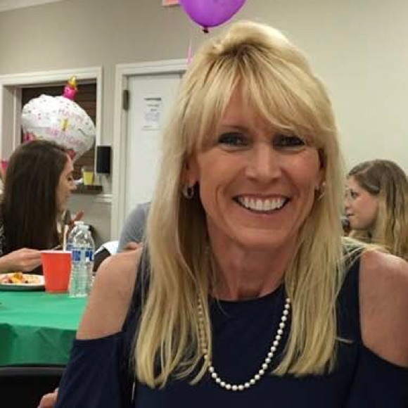 Meet your Posher, Nancy - Picture 3 of 8